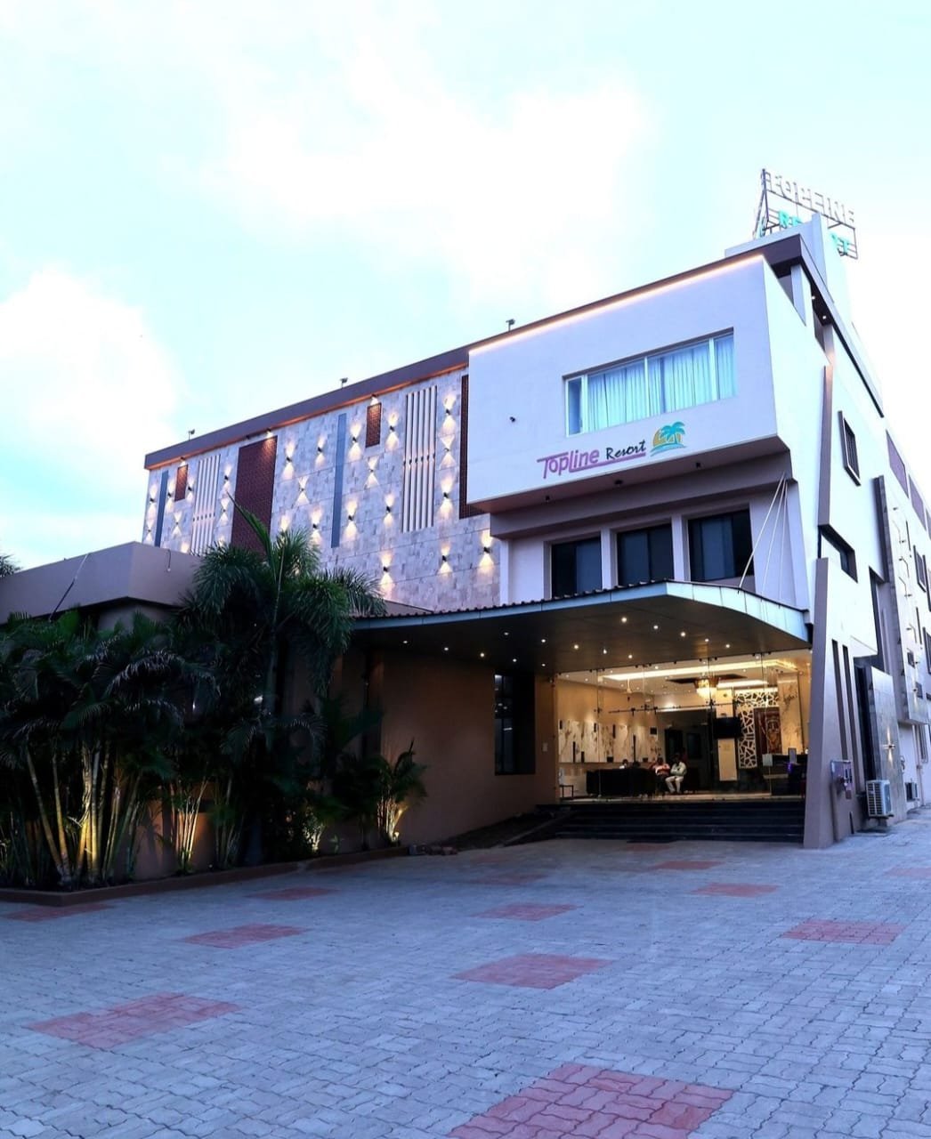Topline Resort
